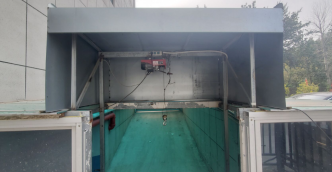 微型電動(dòng)葫蘆可在停車場(chǎng)出入口吊運(yùn)防汛沙袋